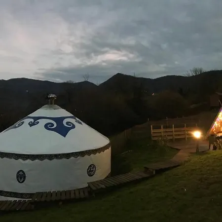 Maison d'hôtes Yourtes De Barousse Insolite